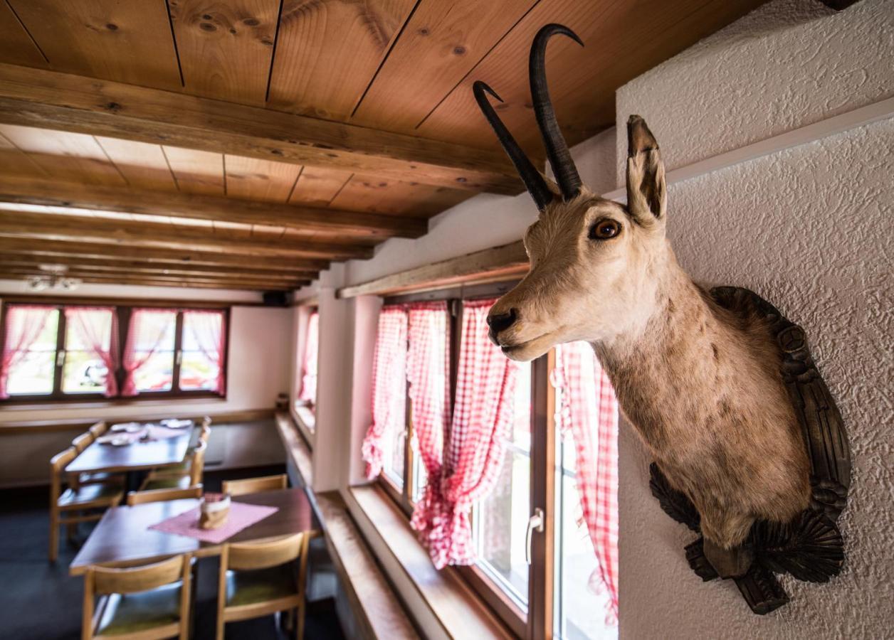 Berggasthaus Piz Calmot Andermatt Exterior foto
