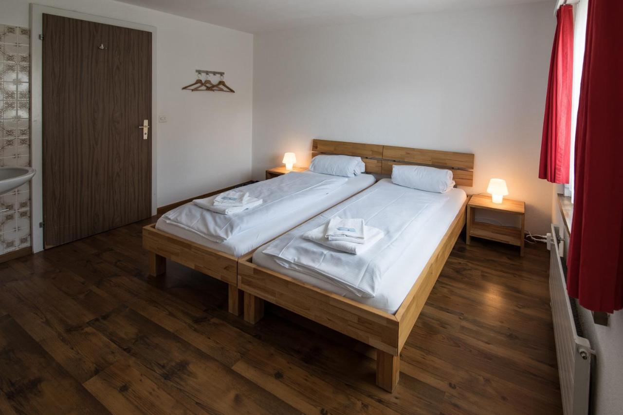 Berggasthaus Piz Calmot Andermatt Exterior foto